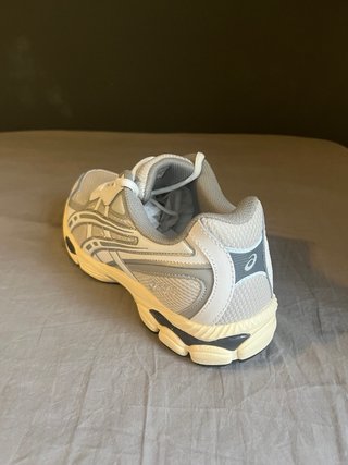 Asics Gel NYC 2055 grises