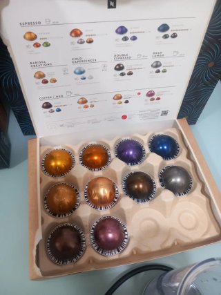 Cafetera Nespresso + capsulas