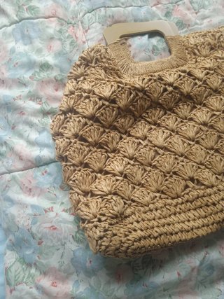 Bolso de mano artesanal de rafia