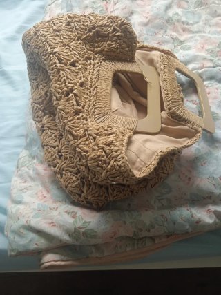 Bolso de mano artesanal de rafia
