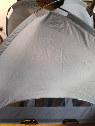 Cama para perros con toldo gris