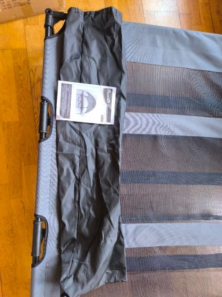 Cama para perros con toldo gris