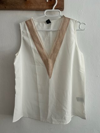 Blusa SHEIN V-neck con detalles dorados