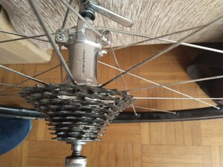 Rueda trasera bici piñones Shimano Dura-Ace