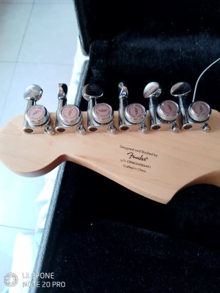 Cuerpo y mástil de guitarra eléctrica