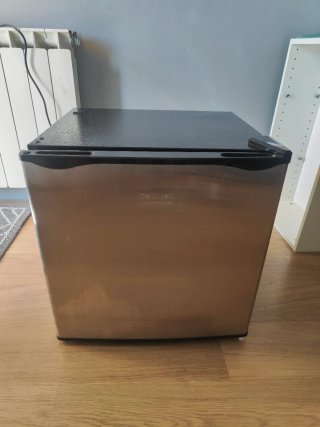Mini nevera Cecotec como nueva, poquísimo uso.