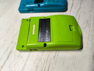 2 Game Boy Color: Azul Turquesa y Verde Kiwi