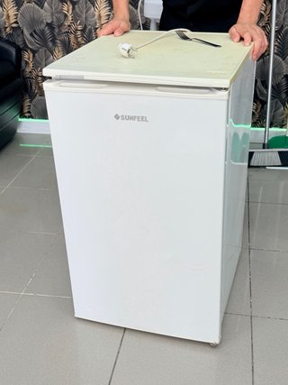 Mini nevera blanca
