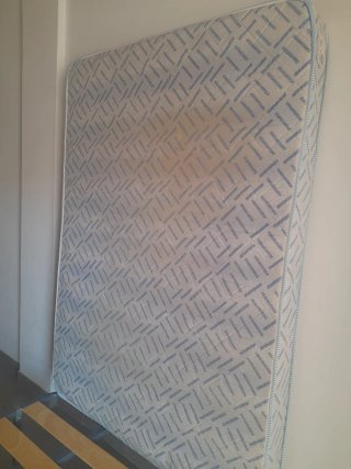 Cama 190x135 con colchón