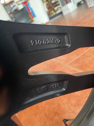 Juego 4 Llantas BMW M 20" Style 810M Originales