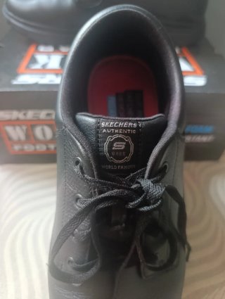 Zapatos Skechers Negros