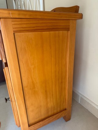 Mesita de noche de madera