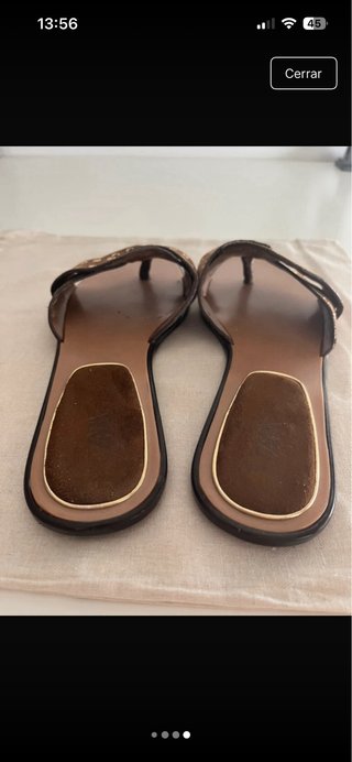 Sandalias Zara tachuelas marrón y dorado