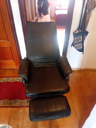 Silla vibratoria de pies a cabeza en buen estado.