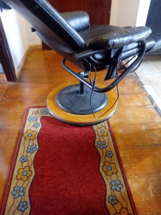 Silla vibratoria de pies a cabeza en buen estado.