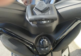 YAMAHA X MAX 300 TECH MAX MODELO 2023