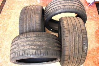 Juego 4 Neumáticos Coche - Medida: 225/30 R20 92Y