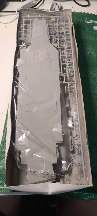 Maqueta Portaaviones U.S.S. Kitty Hawk CV-63 Itale