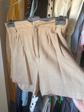 Pantalón corto color tierra
