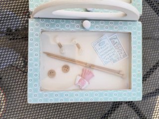 Caja de costura vintage para restaurar