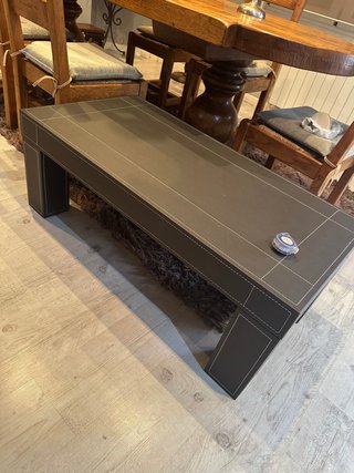 Mesa efecto cuero resistente y Preciosa!!