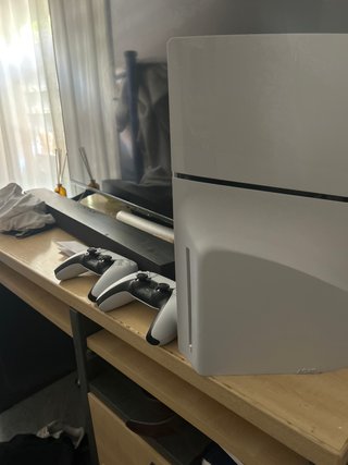 PlayStation 5 Slim 1TB con 2 mandos