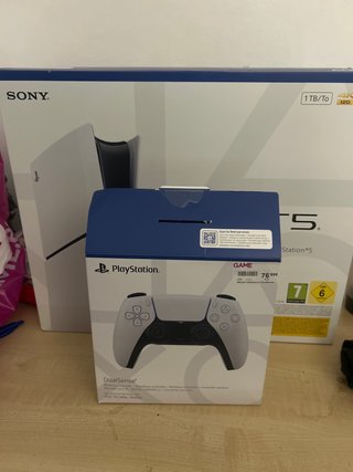 PlayStation 5 Slim 1TB con 2 mandos