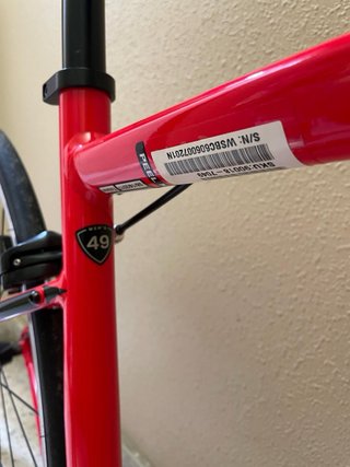 Bicicleta de carretera Specialized Allez roja T 49