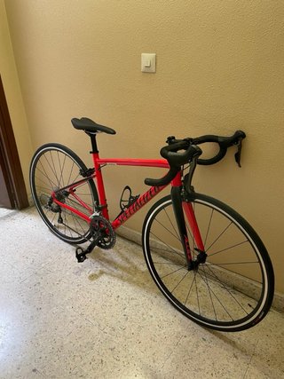 Bicicleta de carretera Specialized Allez roja T 49