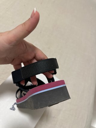 Sandalias Bimba y Lola Negras y Rosas