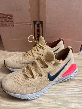 Nike Epic React Flyknit Beige/Rojo