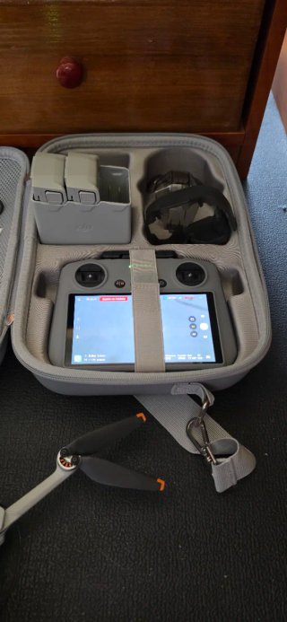 DJI Mini 4 Pro Fly More Combo + RC2