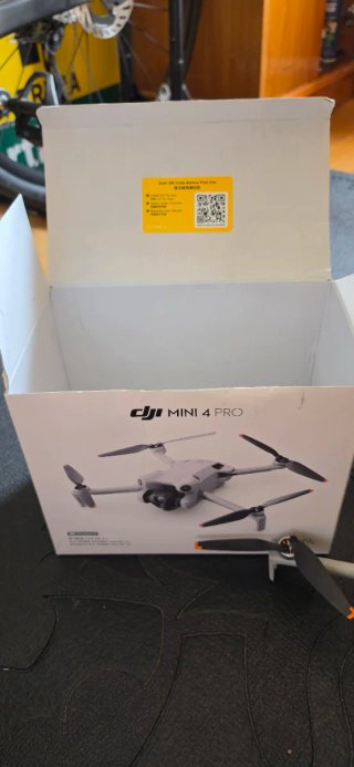 DJI Mini 4 Pro Fly More Combo + RC2