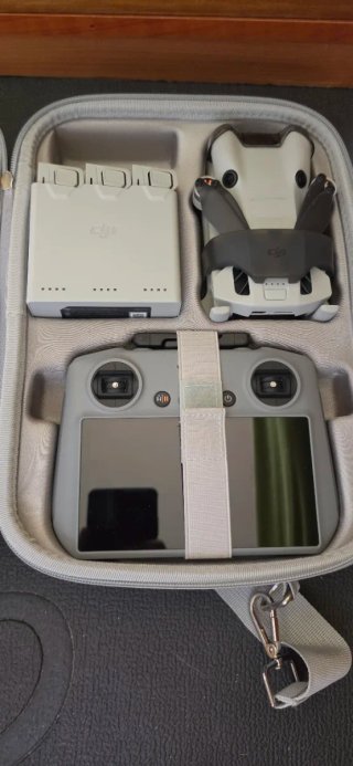 DJI Mini 4 Pro Fly More Combo + RC2