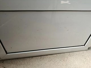 Puerta de entrada de aluminio blanco