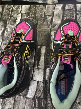 Zapatillas New Balance Negras y Rosas
