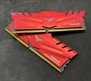 Memoria RAM TeamGroup DDR4 3200MHz Roja