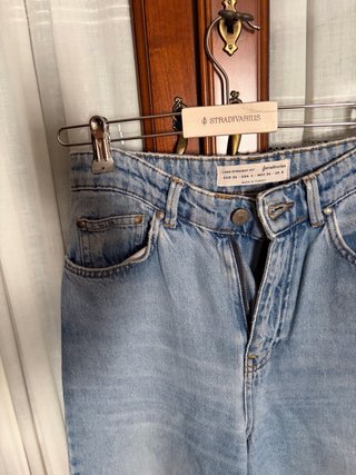 Vaqueros Stradivarius rotos talla S
