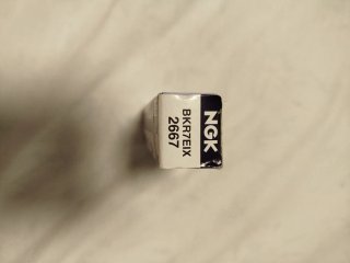 Bujía NGK BKR7E