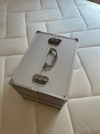 Maletín de aluminio para pinturas