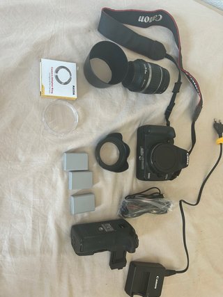 Canon EOS 500D + Objetivo 18-55 IS + Grip + 3 bate