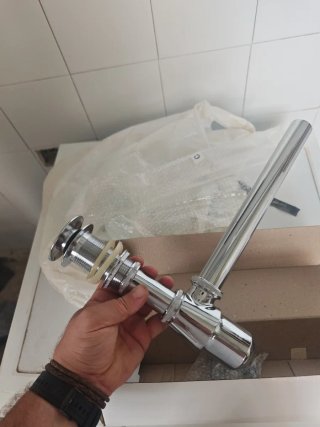 Sifón de lavabo cromado