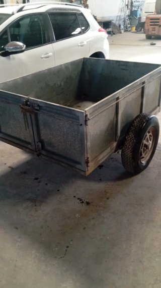 Remolque metálico galvanizado
