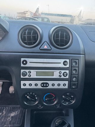 Ford Fiesta 2004