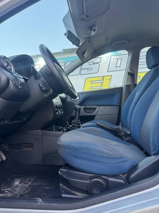 Ford Fiesta 2004