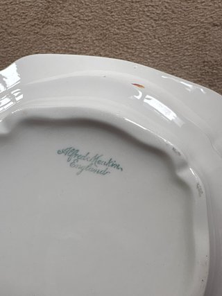 Fuente con tapa de porcelana