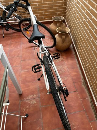 Bicicleta paseo mujer blanca
