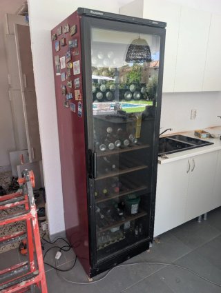 Vinoteca Eurofred 185cm buen estado