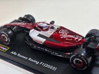 Valtteri Bottas Alfa Romeo C42 Bburago 1:43