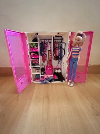 Caravana Barbie y Armario Rosa